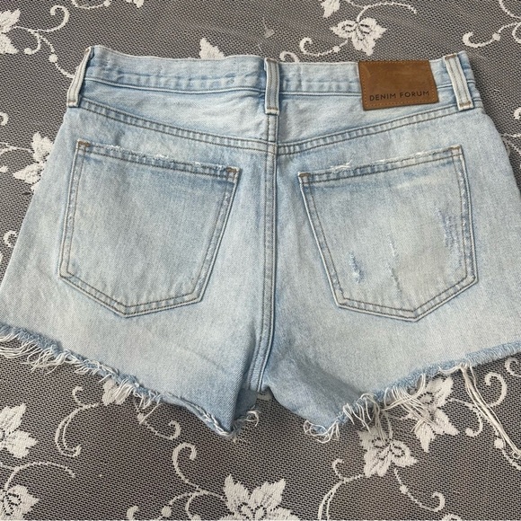 Aritzia Denim Forum The Yoko Denim Short Sz 26 - Picture 2 of 9